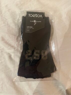 toesox Low Rise Half-Toe Grip Socks in Black with Rhinestone 250 Club Pilates
